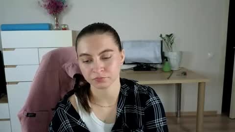 Snapshot of alice_________________________ chatting on 09/29/25, 04:45 Alice online show from 09/29/25, 04:45