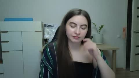 Snapshot of alice_________________________ chatting on 04/04/26, 03:31 Alice online show from 04/04/26, 03:31