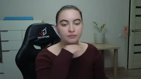 Snapshot of alice_________________________ chatting on 04/16/26, 03:46 Alice online show from 04/16/26, 03:46