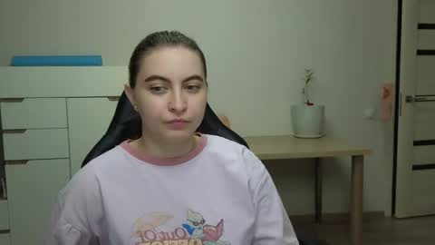 Snapshot of alice_________________________ chatting on 04/30/26, 08:57 Alice online show from 04/30/26, 08:57