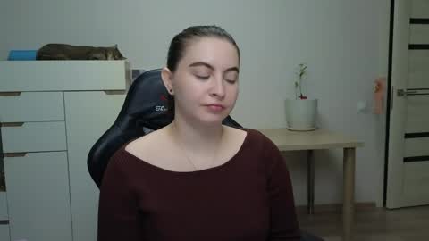 Snapshot of alice_________________________ chatting on 05/05/26, 06:27 Alice online show from 05/05/26, 06:27