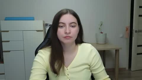 Snapshot of alice_________________________ chatting on 05/06/26, 06:35 Alice online show from 05/06/26, 06:35