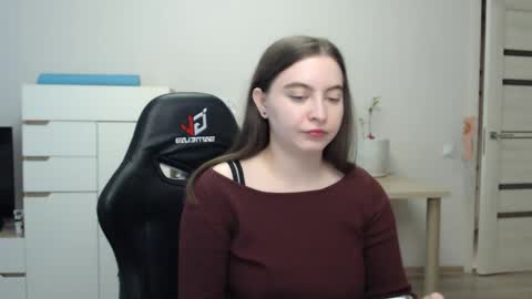 Snapshot of alice_________________________ chatting on 05/10/26, 04:17 Alice online show from 05/10/26, 04:17
