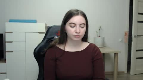 Snapshot of alice_________________________ chatting on 05/24/26, 02:22 Alice online show from 05/24/26, 02:22