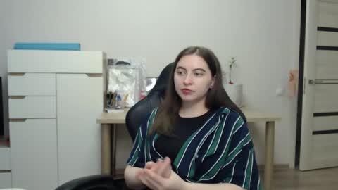 Snapshot of alice_________________________ chatting on 06/07/26, 01:26 Alice online show from 06/07/26, 01:26