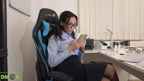 Snapshot of alice_bane chatting on 01/07/25, 06:35 A R Y A  T I A online show from 01/07/25, 06:35