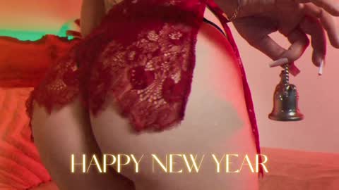 Snapshot of alice_bess chatting on 12/21/24, 01:10 Alice.....Welcome to my room Lets get to know each other better and have an unforgettable time online show from 12/21/24, 01:10