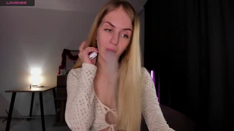 alice_dias online show from 12/26/24, 03:53