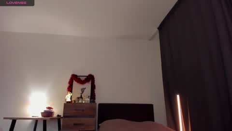 alice_dias online show from 01/07/25, 04:37