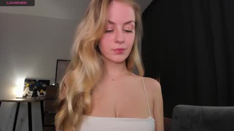 alice_dias online show from 02/11/25, 02:24