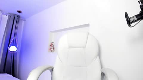 Snapshot of alice_elare chatting on 06/23/26, 03:59 alice_elare online show from 06/23/26, 03:59