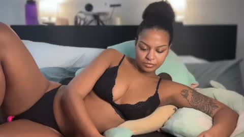 Snapshot of alice_erotica chatting on 10/27/25, 08:57 alice erotica online show from 10/27/25, 08:57