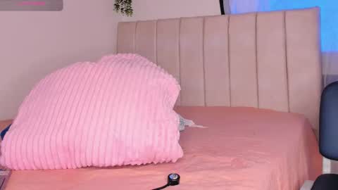 ALICE    Alice guzman online show from 11/16/25, 04:23