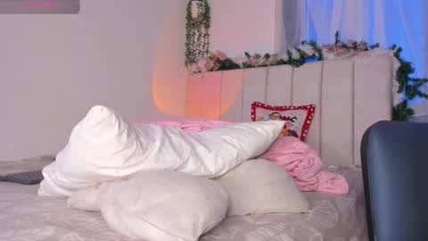 ALICE    Alice guzman online show from 12/16/25, 03:17