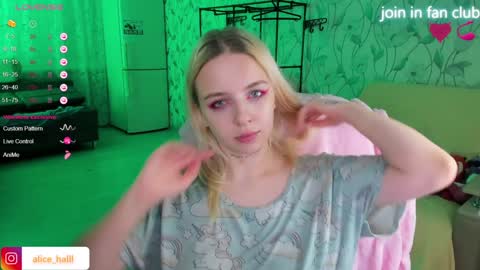 alice_halle online show from 12/02/24, 03:47