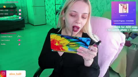 alice_halle online show from 12/05/24, 09:06