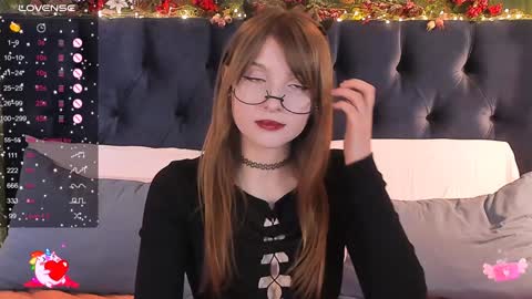 Snapshot of alice_langley chatting on 02/04/25, 11:38 Alice 3 online show from 02/04/25, 11:38