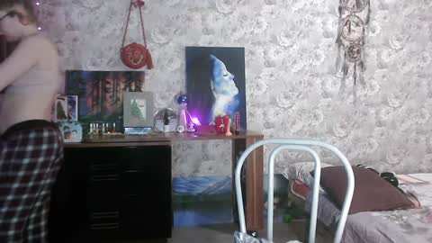 Snapshot of alice_peach chatting on 01/01/25, 06:38 bigclit daddy squirt bigdildo fit online show from 01/01/25, 06:38