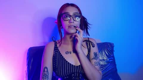 Snapshot of alice_phantom chatting on 01/16/26, 02:59 online show from 01/16/26, 02:59