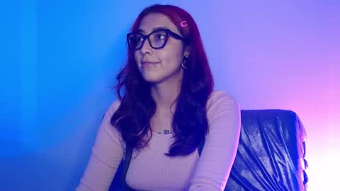 Snapshot of alice_phantom chatting on 01/19/26, 01:42 online show from 01/19/26, 01:42