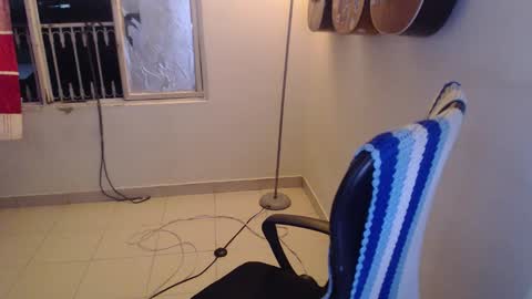 Alicia Aldara online show from 12/02/25, 09:36