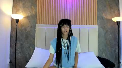 Snapshot of alice_rossi4 chatting on 05/08/26, 11:15 alice_rossi4 online show from 05/08/26, 11:15