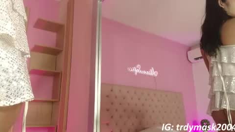 Snapshot of alice_sofia chatting on 05/22/26, 12:44 Sofia online show from 05/22/26, 12:44