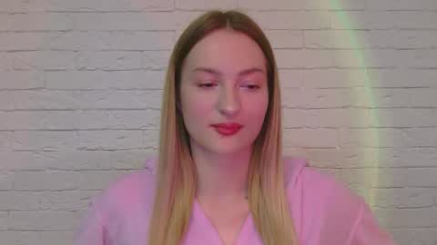 Snapshot of alice_sweet_01 chatting on 11/01/25, 06:32 Alice online show from 11/01/25, 06:32