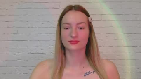 Snapshot of alice_sweet_01 chatting on 11/07/25, 03:45 Alice online show from 11/07/25, 03:45