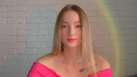 Snapshot of alice_sweet_01 chatting on 11/20/25, 11:43 Alice online show from 11/20/25, 11:43