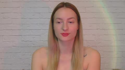 Snapshot of alice_sweet_01 chatting on 11/23/25, 05:35 Alice online show from 11/23/25, 05:35