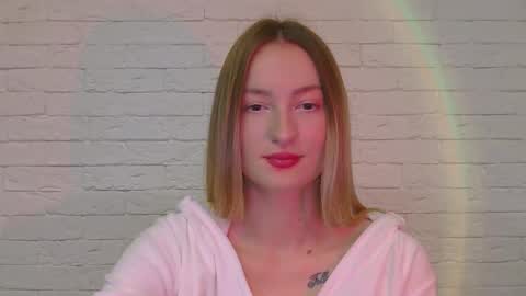 Snapshot of alice_sweet_01 chatting on 11/28/25, 02:42 Alice online show from 11/28/25, 02:42