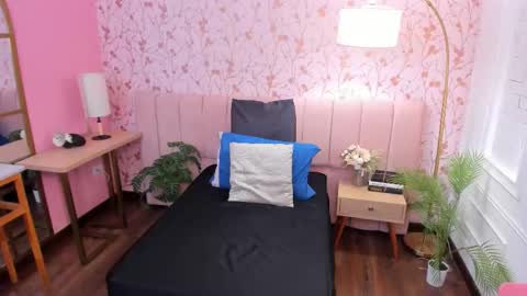 Alice and Asia online show from 12/21/25, 04:14