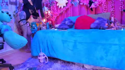     online show from 06/08/26, 09:48