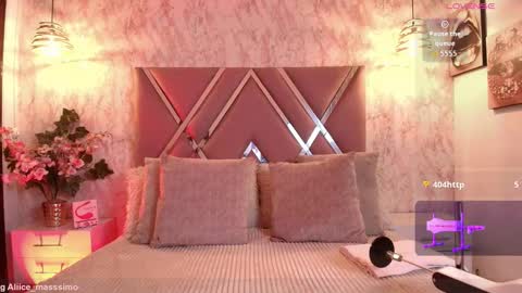 Snapshot of alicee1_ chatting on 10/07/25, 07:11 Aliice online show from 10/07/25, 07:11