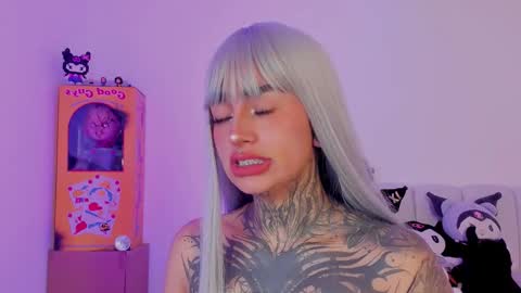 Snapshot of alicee_0 chatting on 10/26/25, 08:37 Alice online show from 10/26/25, 08:37