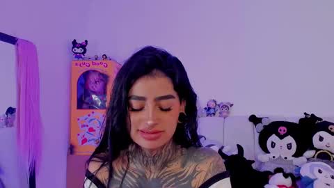 Snapshot of alicee_0 chatting on 11/04/25, 10:20 Alice online show from 11/04/25, 10:20