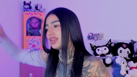 Snapshot of alicee_0 chatting on 11/25/25, 07:14 Alice online show from 11/25/25, 07:14