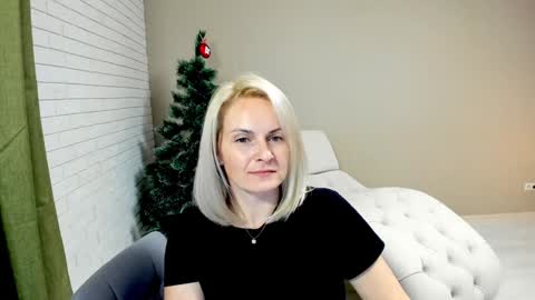 Snapshot of alicee__grace chatting on 12/03/24, 10:18 Alicee online show from 12/03/24, 10:18