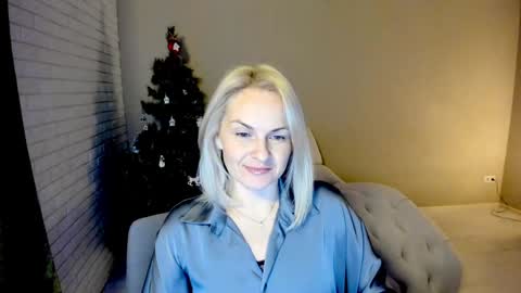 Snapshot of alicee__grace chatting on 12/06/24, 07:45 Alicee online show from 12/06/24, 07:45