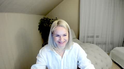 Snapshot of alicee__grace chatting on 12/07/24, 11:12 Alicee online show from 12/07/24, 11:12