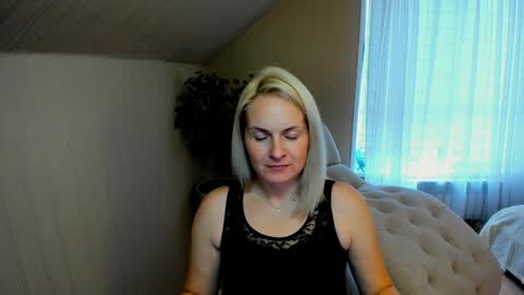 Snapshot of alicee__grace chatting on 12/10/24, 08:30 Alicee online show from 12/10/24, 08:30
