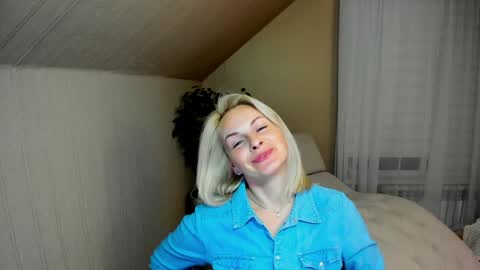 Snapshot of alicee__grace chatting on 12/11/24, 07:57 Alicee online show from 12/11/24, 07:57