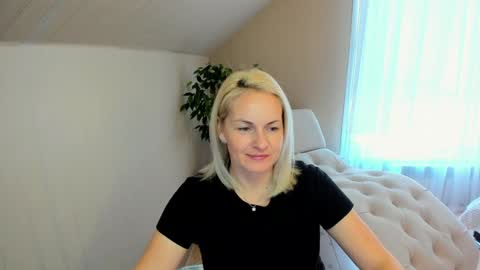 Snapshot of alicee__grace chatting on 12/21/24, 08:18 Alicee online show from 12/21/24, 08:18