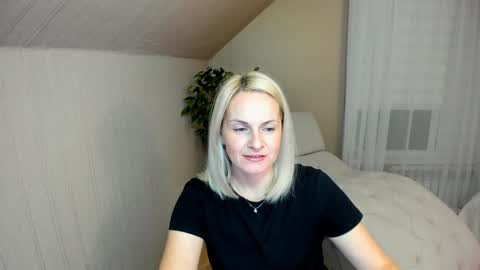 Snapshot of alicee__grace chatting on 12/23/24, 04:50 Alicee online show from 12/23/24, 04:50