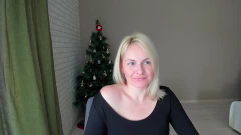 Snapshot of alicee__grace chatting on 01/17/25, 10:22 Alicee online show from 01/17/25, 10:22