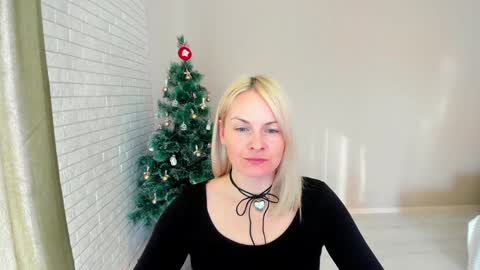 Snapshot of alicee__grace chatting on 01/21/25, 08:52 Alicee online show from 01/21/25, 08:52