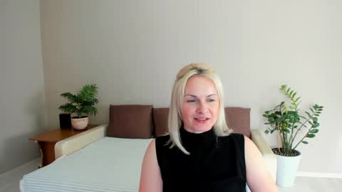 Snapshot of alicee__grace chatting on 01/22/25, 09:13 Alicee online show from 01/22/25, 09:13
