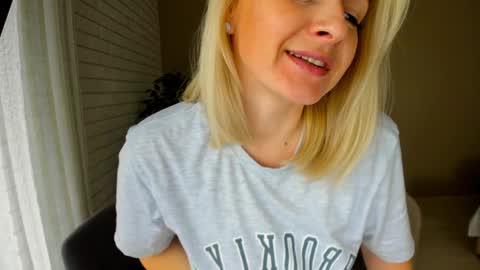 Snapshot of alicee__grace chatting on 02/03/25, 07:51 Alicee online show from 02/03/25, 07:51