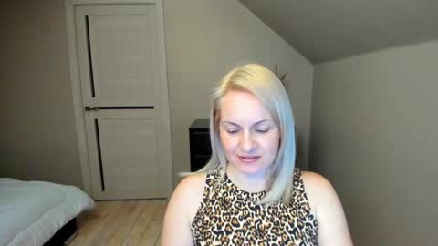 Snapshot of alicee__grace chatting on 02/12/25, 06:51 Alicee online show from 02/12/25, 06:51
